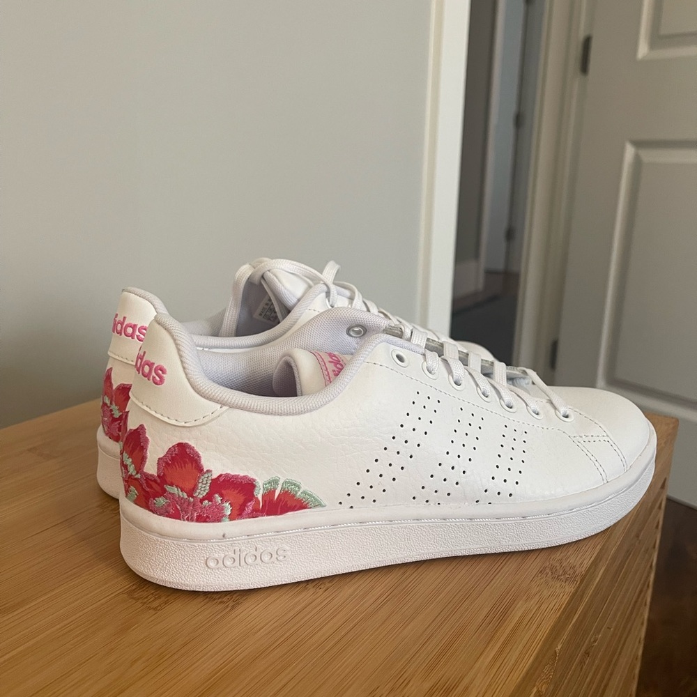 Adidas Advantage Sneaker-Embroidered Flower (Sold Out)